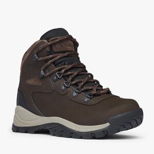 Women’s hiking boots nwt 10b newton ridge plus waterproof